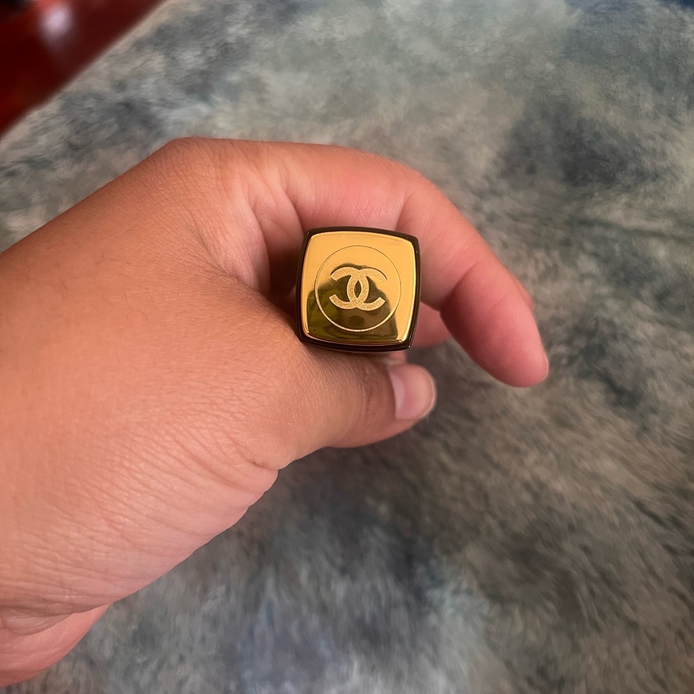 Chanel Lipstick in shade 206 illusion